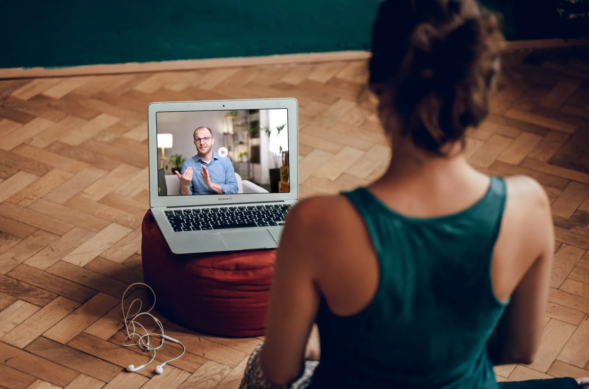 be.mindful member watching session on laptop